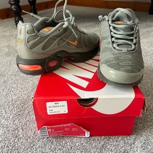 Nike Air Max Tuned Plus Army Camo Green Orange Sneaker